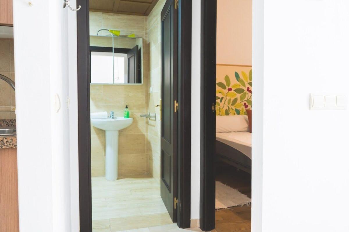 Centrico Apartamento En Calle Carreteria - Málaga Exterior foto